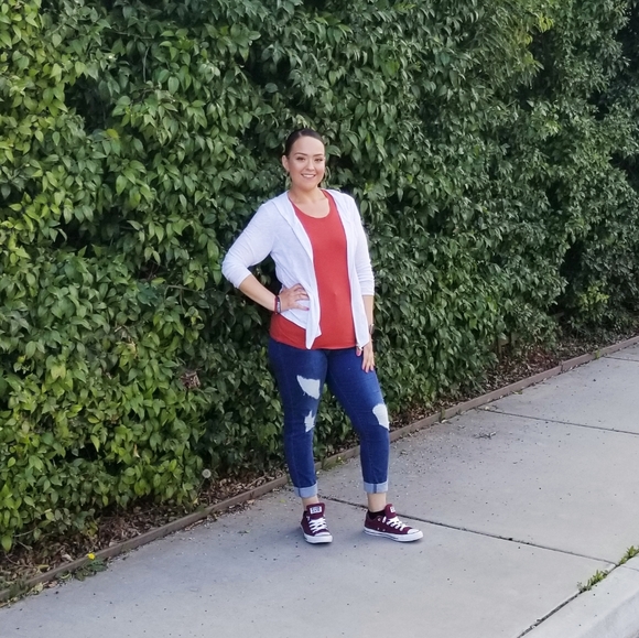 Meet your Posher, Angie - Picture 1 of 6